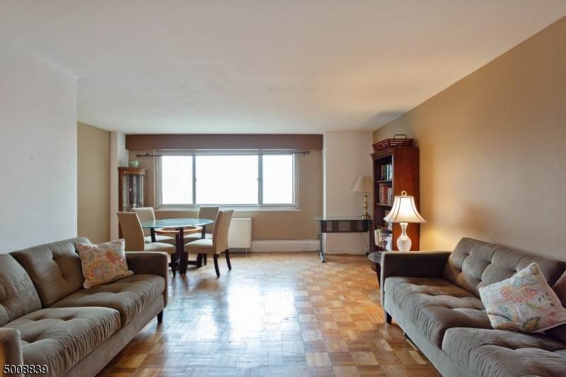 377 S Harrison St 15D - Photo 1