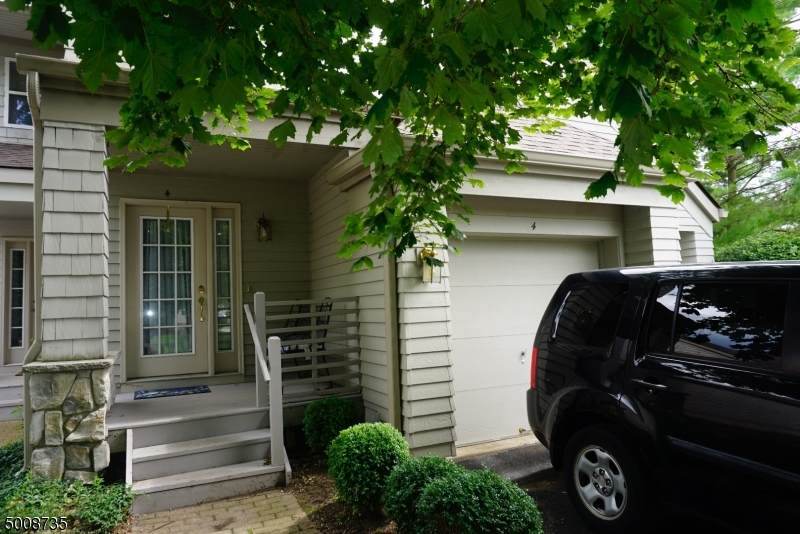 4 Harker Hill Dr - Photo 1