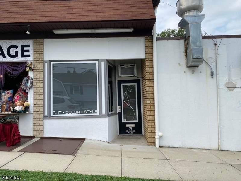 870 Broad St - Photo 1