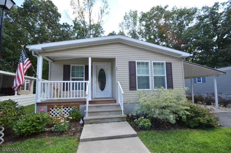 93 Mt Pleasant Ave - Photo 1