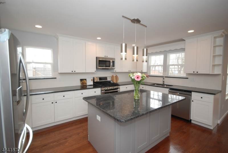 318 Manson Pl - Photo 1