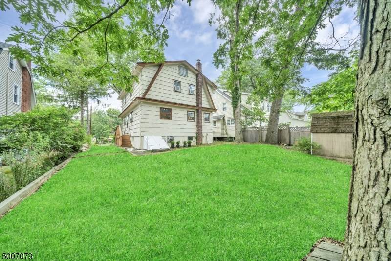 43 Berkeley Pl - Photo 1