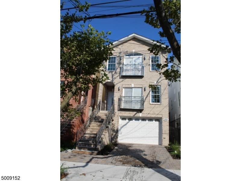 210 Terrace Ave - Photo 1