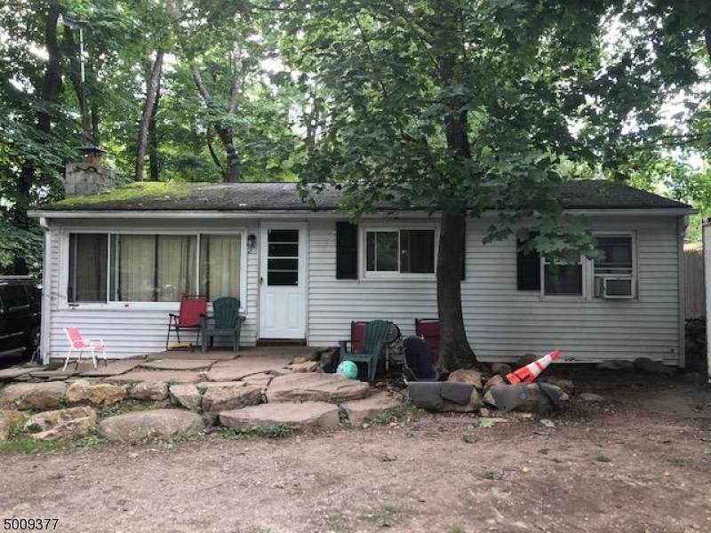 23 Maple Ave - Photo 1