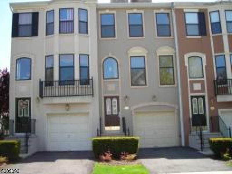 311 Winthrop Dr - Photo 1