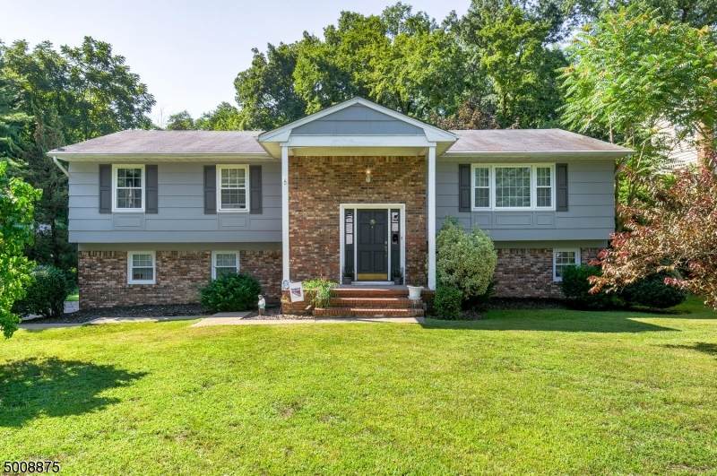 35 Forest Dr - Photo 1