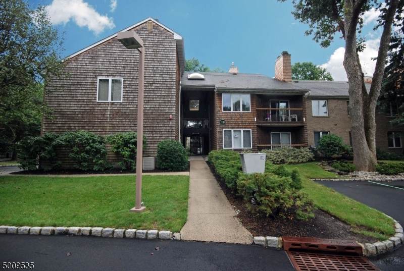 10 Tulip Cres Unit 1D - Photo 1