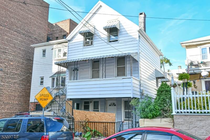 20 Rock St - Photo 1