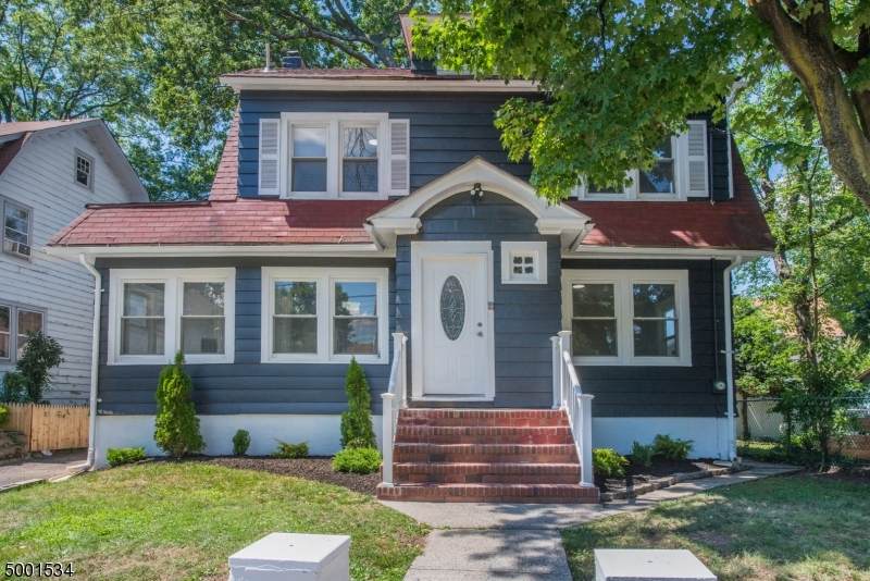729 Russell Pl - Photo 1