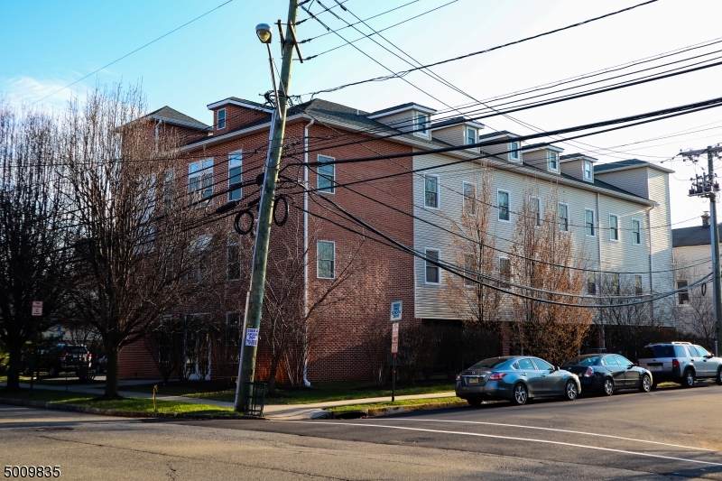 15 Newark Ave - Photo 1