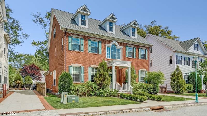 13 Carillon Cir - Photo 1
