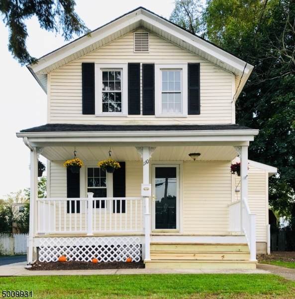 110 Laurel Ave - Photo 1