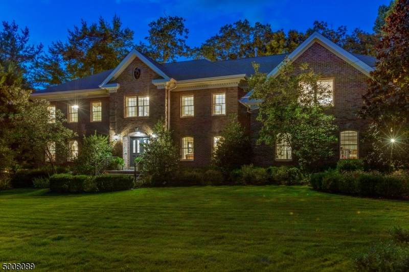 9 Troy Ln - Photo 1