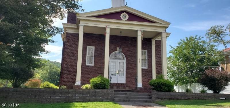 360 W Blackwell St - Photo 1