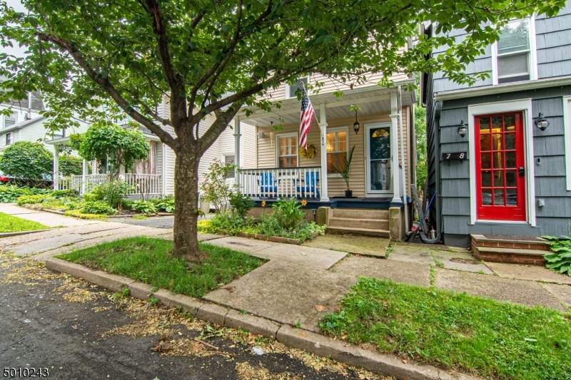 80 Roland Ave - Photo 1