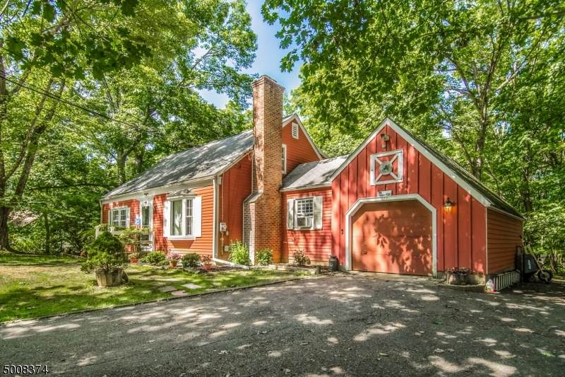 172 Hillside Ave - Photo 1