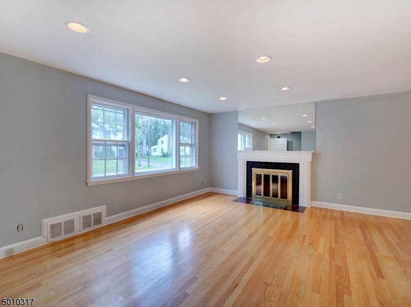 41 Brookside Ave - Photo 1