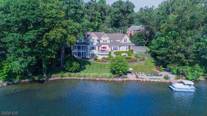 1118 Pines Lake Dr - Photo 1