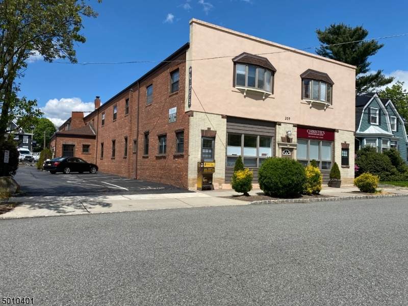 209 Cooper Ave - Photo 1