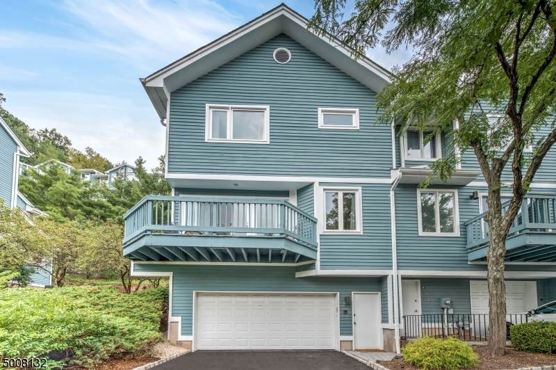 14 Skyview Ter - Photo 1