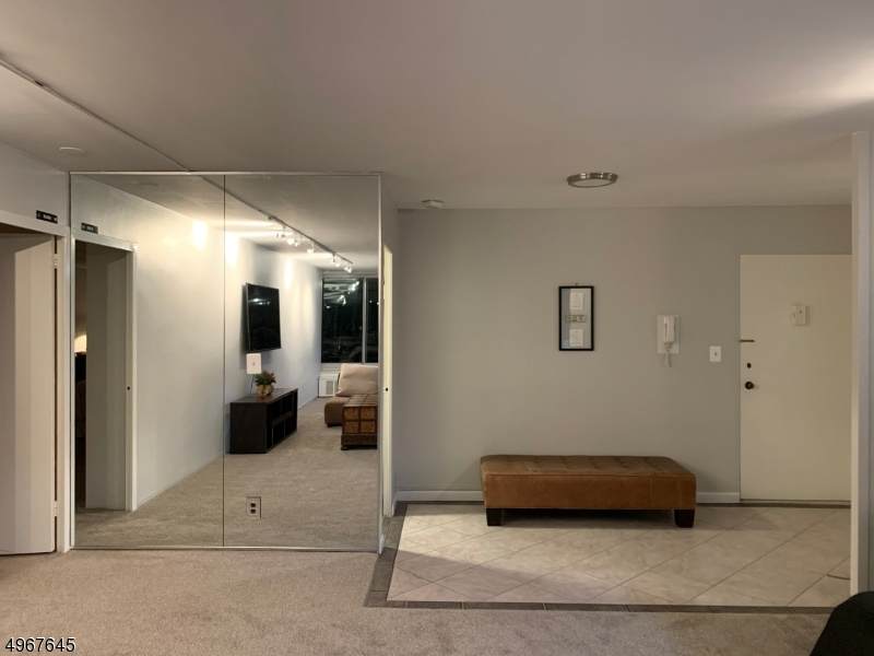 1 Claridge Dr 522 - Photo 1