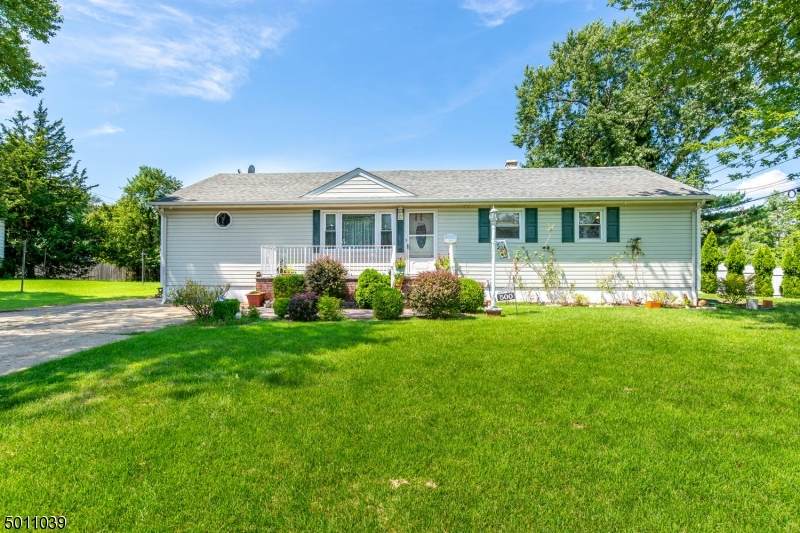500 Garibaldi Ave - Photo 1