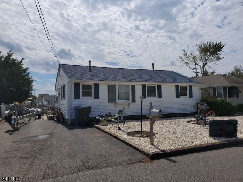 3403 Thistle Ave - Photo 1