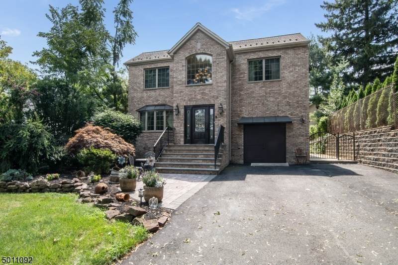 499 Kingsland St - Photo 1