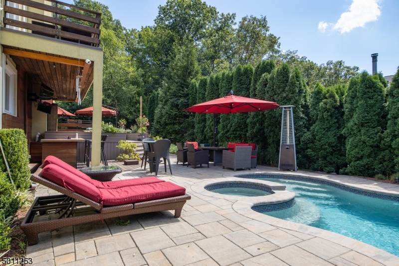 8 Denville Ct - Photo 1