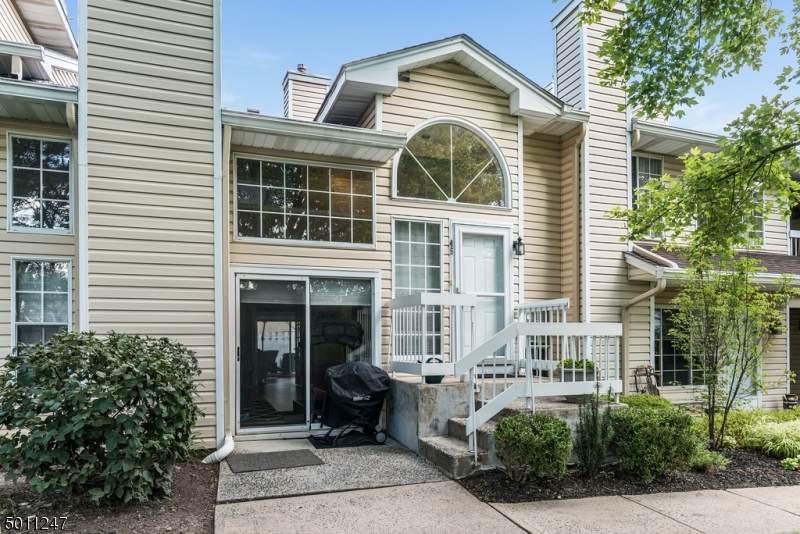 45 Foxwood Ct - Photo 1
