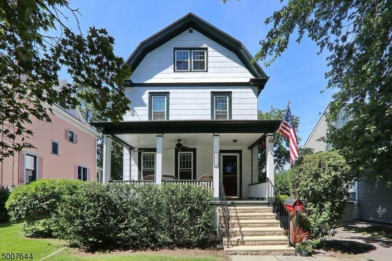 204 Walnut Ave - Photo 1