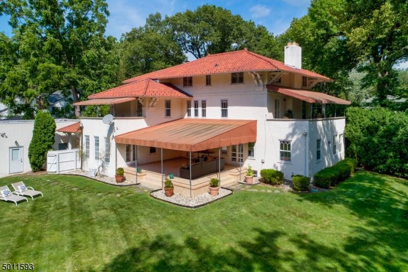45 Lakeview Ave - Photo 1