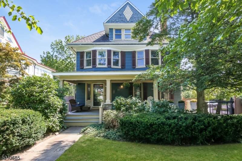 196 Main St - Photo 1