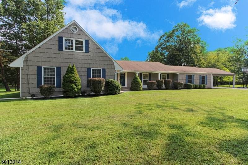 1116 Colonial Way - Photo 1
