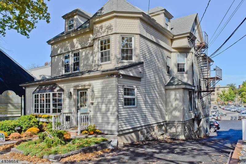 89 Washington St - Photo 1