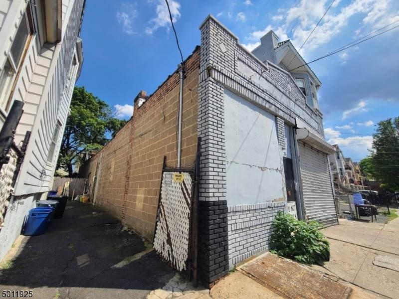 734 S 12Th St - Photo 1