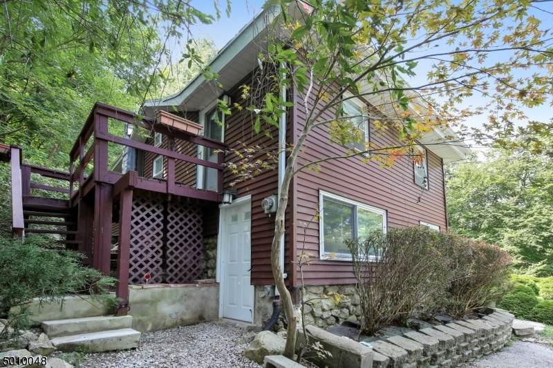 18 Decker Pond Rd - Photo 1