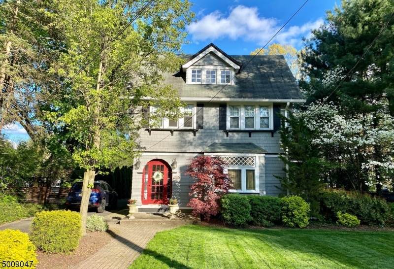 120 Maplewood Ave - Photo 1