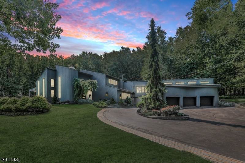 16 Perona Rd - Photo 1