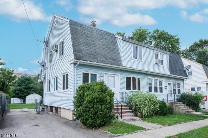 18 Howard St - Photo 1