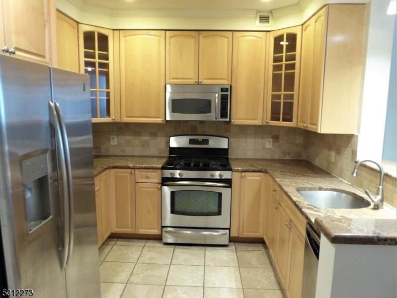 311 Washington St - Photo 1