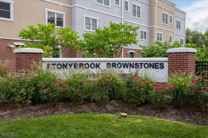 17 Stonybrook Cir - Photo 1
