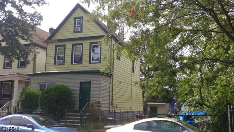 105 Alexander St - Photo 1