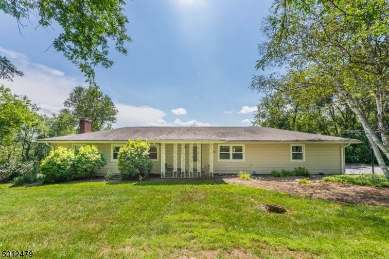 23 Scenic Dr - Photo 1