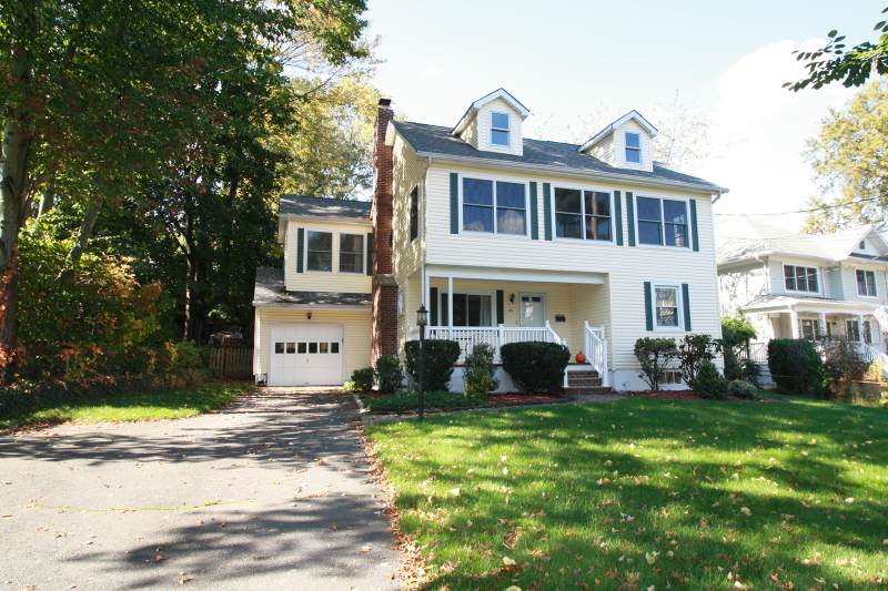 25 Briant Pky - Photo 1