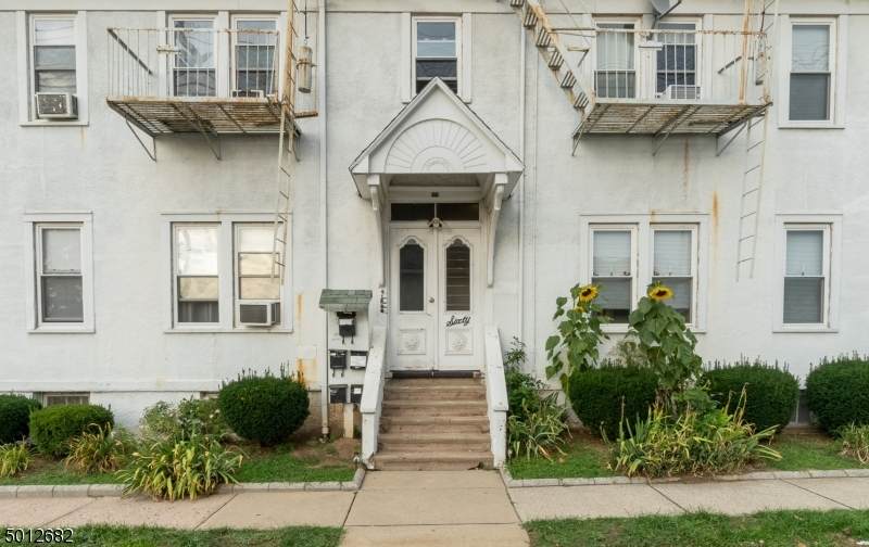 60 Elm St - Photo 1
