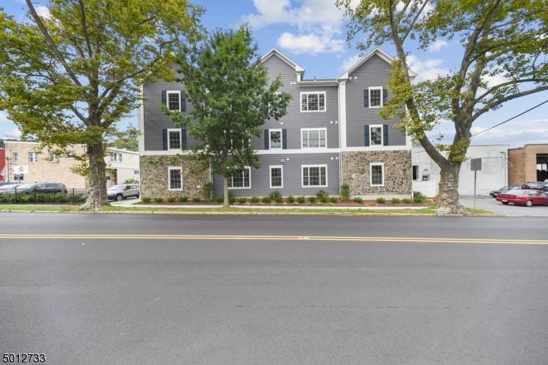 86 Park Avenue Apt 303 - Photo 1