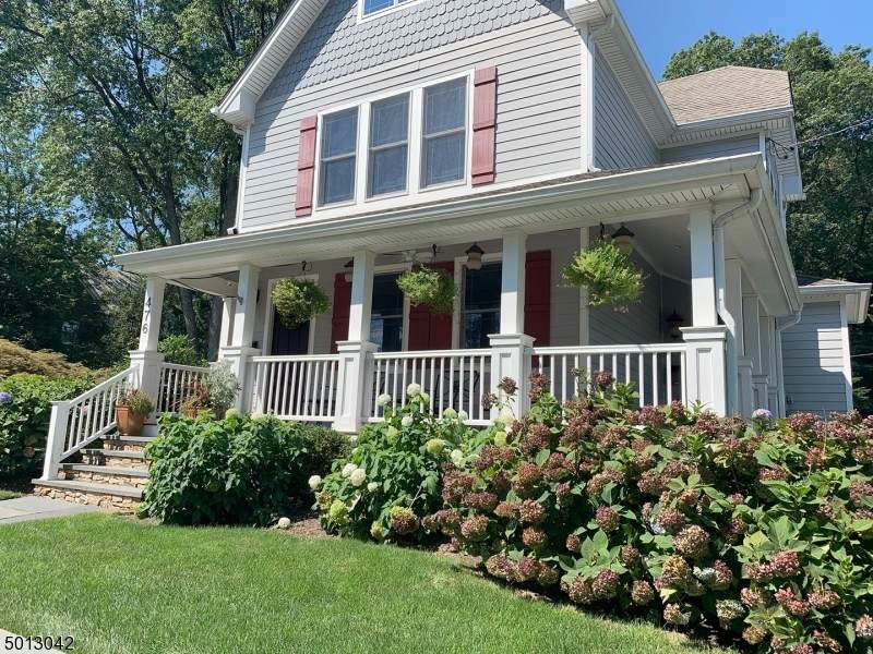 476 Grove St - Photo 1