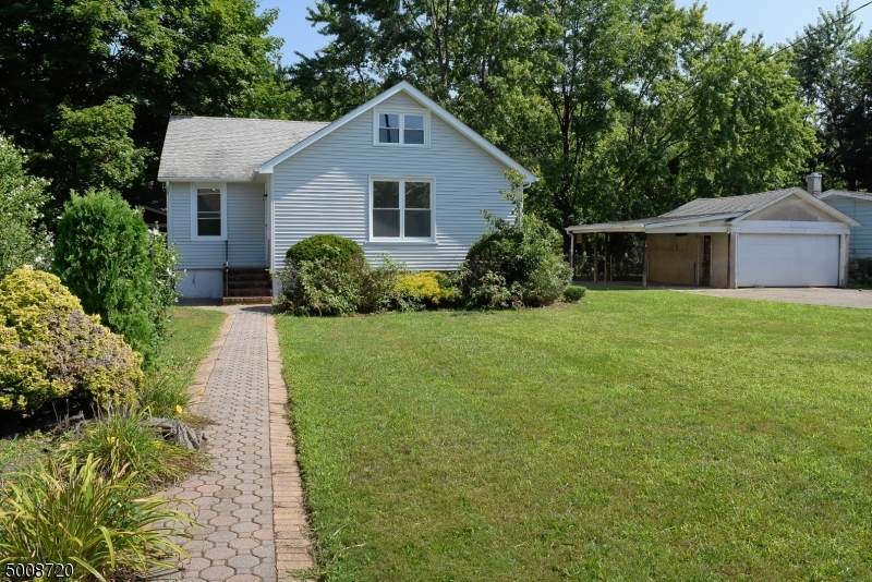72 Bergen Blvd - Photo 1