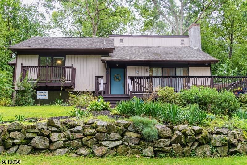 45 Mayne Ave - Photo 1